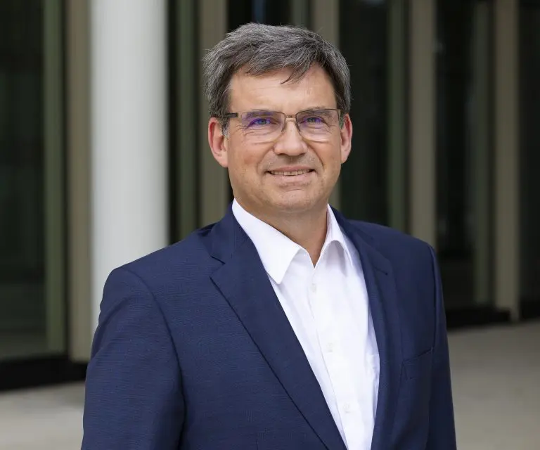 Matthias Grevener scheidet zum 30. September 2023 aus dem Vorstand der ANWR Group eG aus.