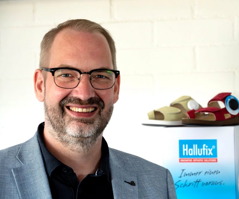 Sven Brink, Leiter des Vertriebs sowie des Produktmanagements im Bereich Schuhe, bei der Hallufix AG.