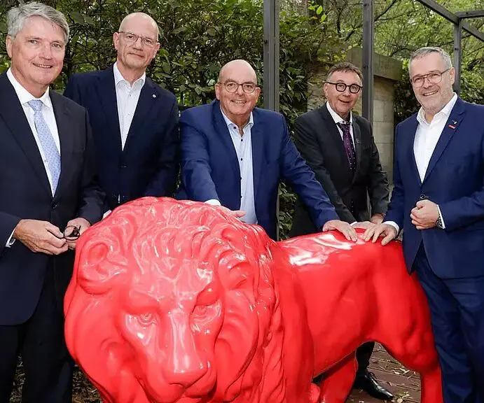 v.l.: Dominik Kruchen (Präsident, VDZI), Alf Reuter (Präsident, BIV-OT), PStS Prof. Dr. Edgar Franke MdB, Christian Müller (Präsident, ZVA), Jörg Dittrich (Präsident, ZDH) und Eberhard Schmidt (Präsident, biha).